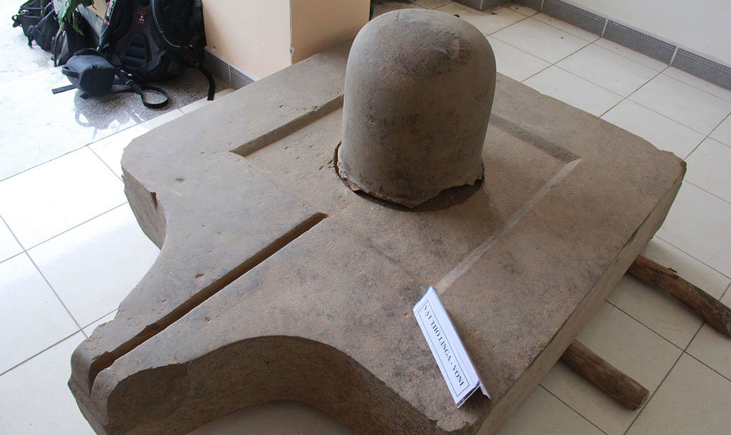 Biggest set of Lingam-Yoni found in central Vietnam