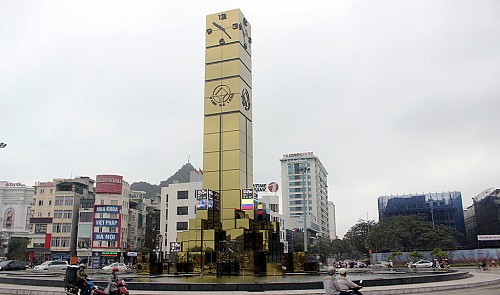 Authorities in home of Ha Long Bay spend $1.5mn building clock tower