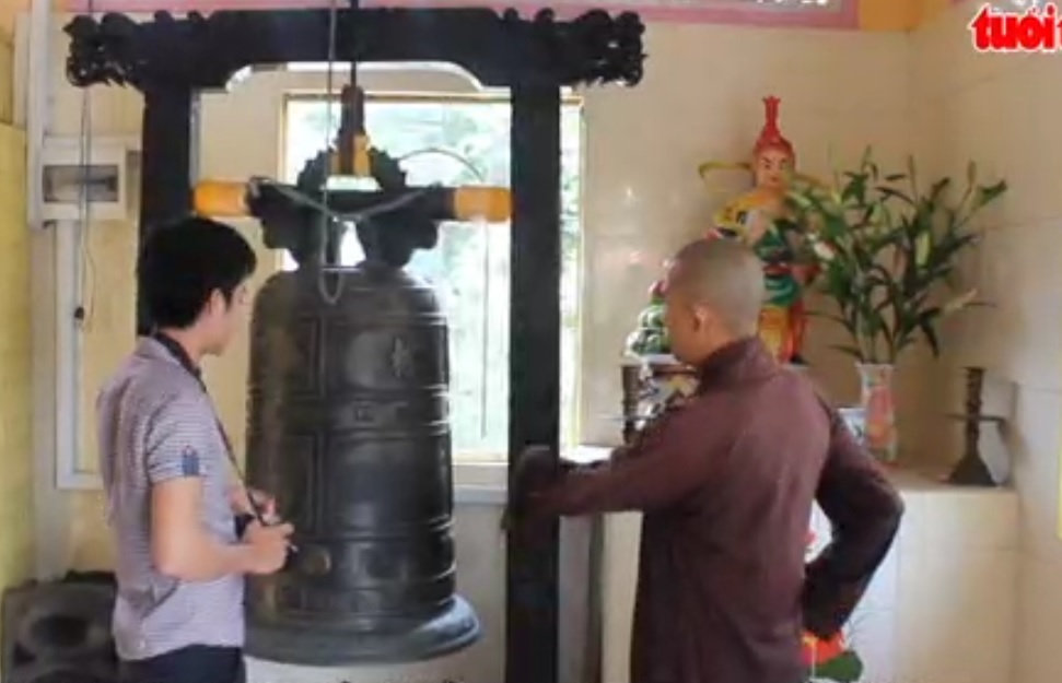 Thieves after pagoda bells in Tien Giang Province