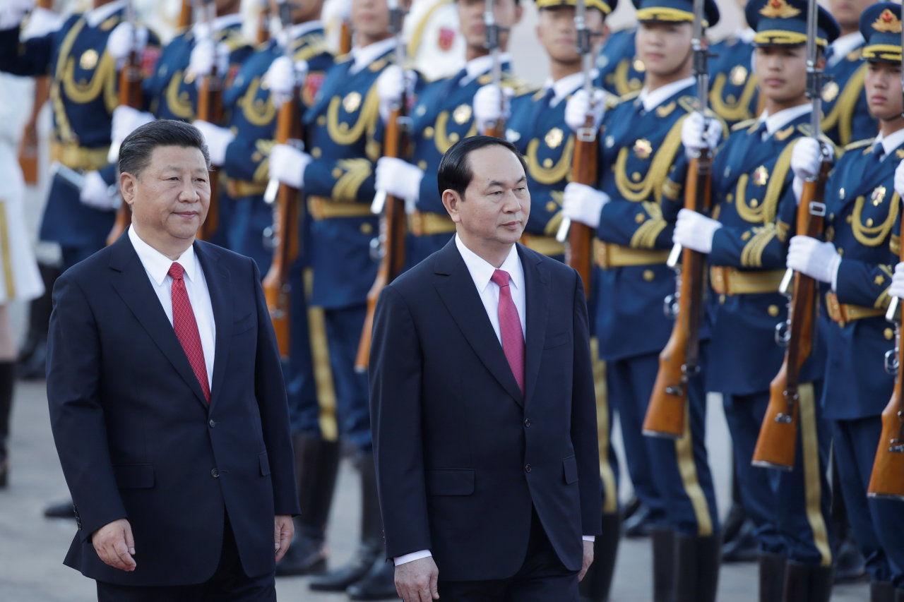Vietnam, China to strive for healthy, stable cooperation