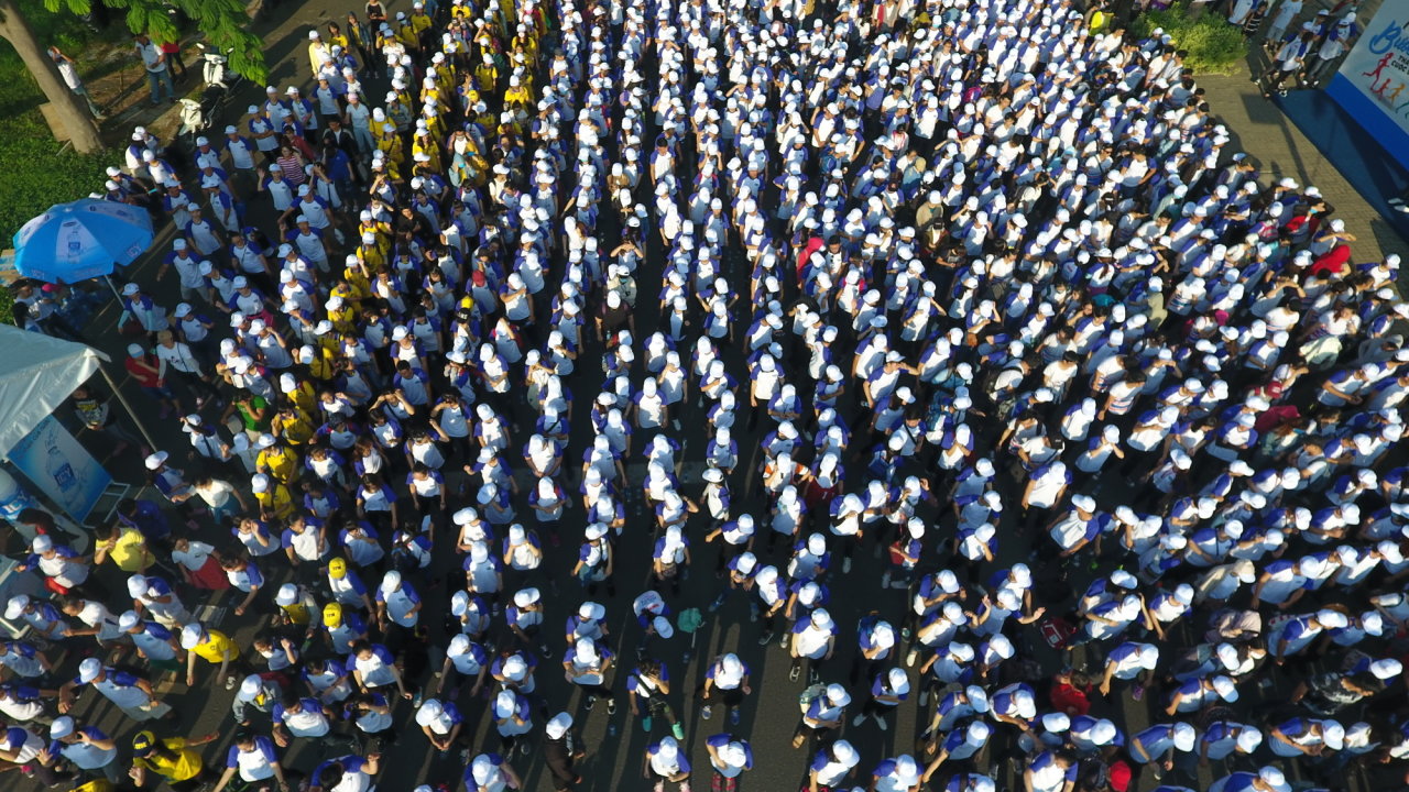 Thousands join 10,000-step walk to promote healthy lifestyle in Ho Chi Minh City