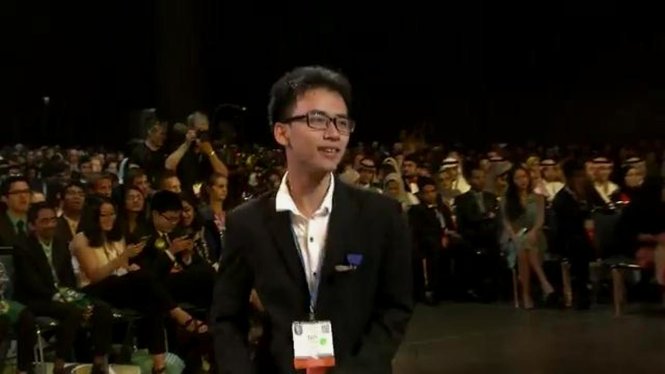 Vietnamese student who got US visa at 11th hour bags third prize at Intel science fair