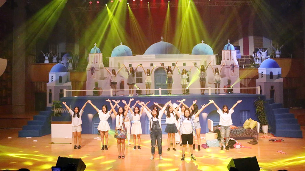 Vietnamese high schoolers perform ‘Mamma Mia!’ musical in charity event