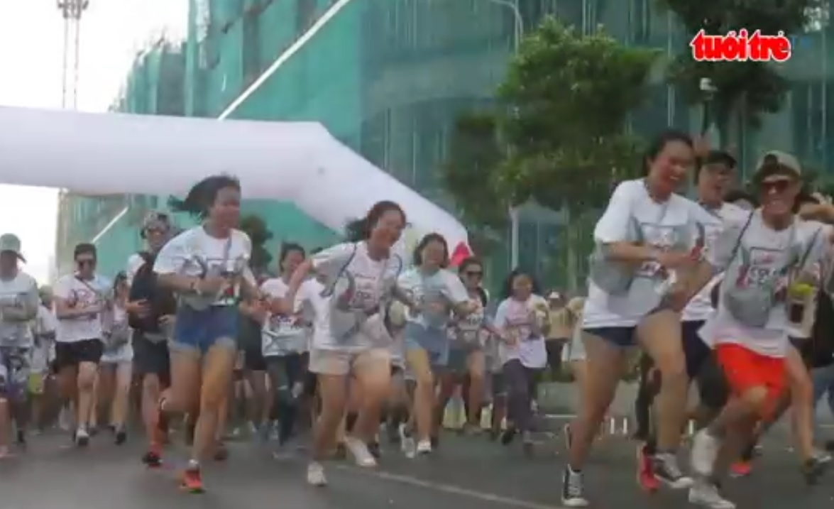 Thousands attend Color Me Run 2017 in Ho Chi Minh City