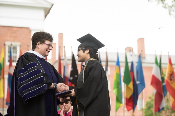 Vietnamese graduate rejects Harvard Phd scholarship