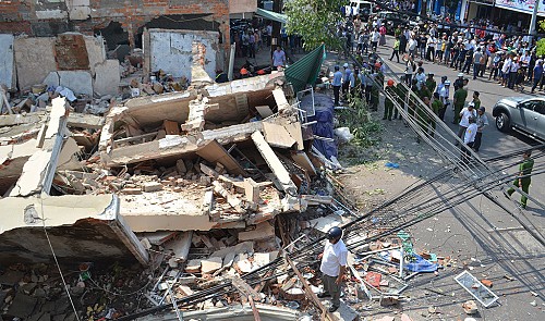 Elderly man dies as two-story house gives way in central Vietnam