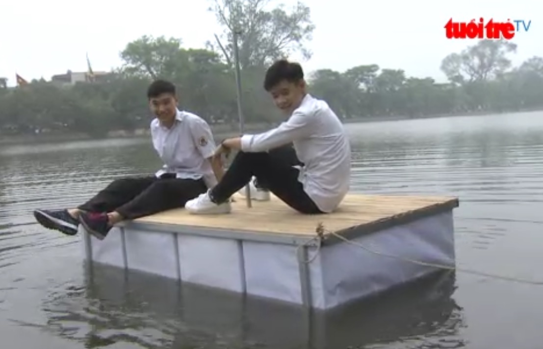 Students construct floating bed to save lives in flooded areas