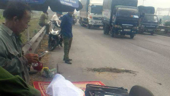 Man dies of heatstroke while pushing motorbike in northern Vietnam