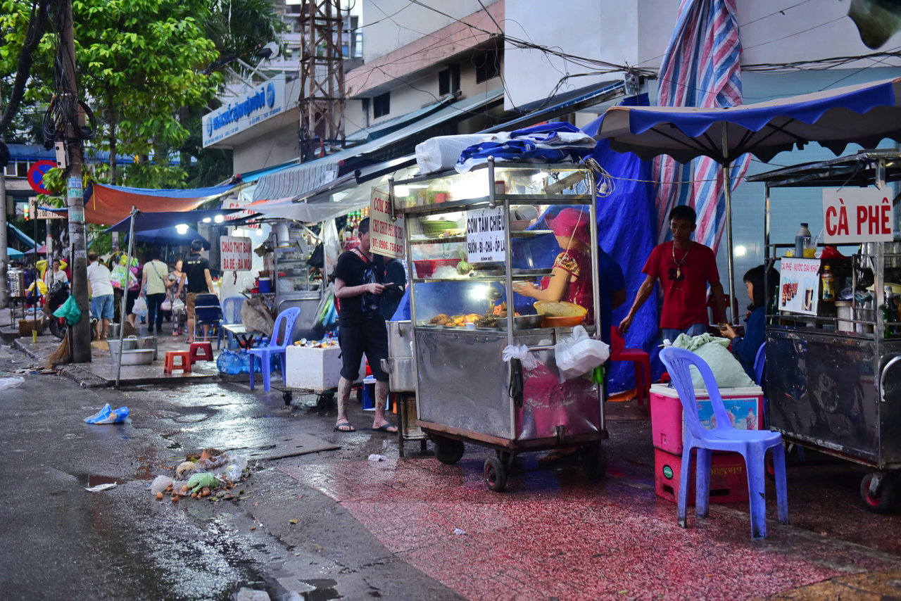 Ho Chi Minh City mulls over sidewalk rental plan after 'clearing campaign' ends