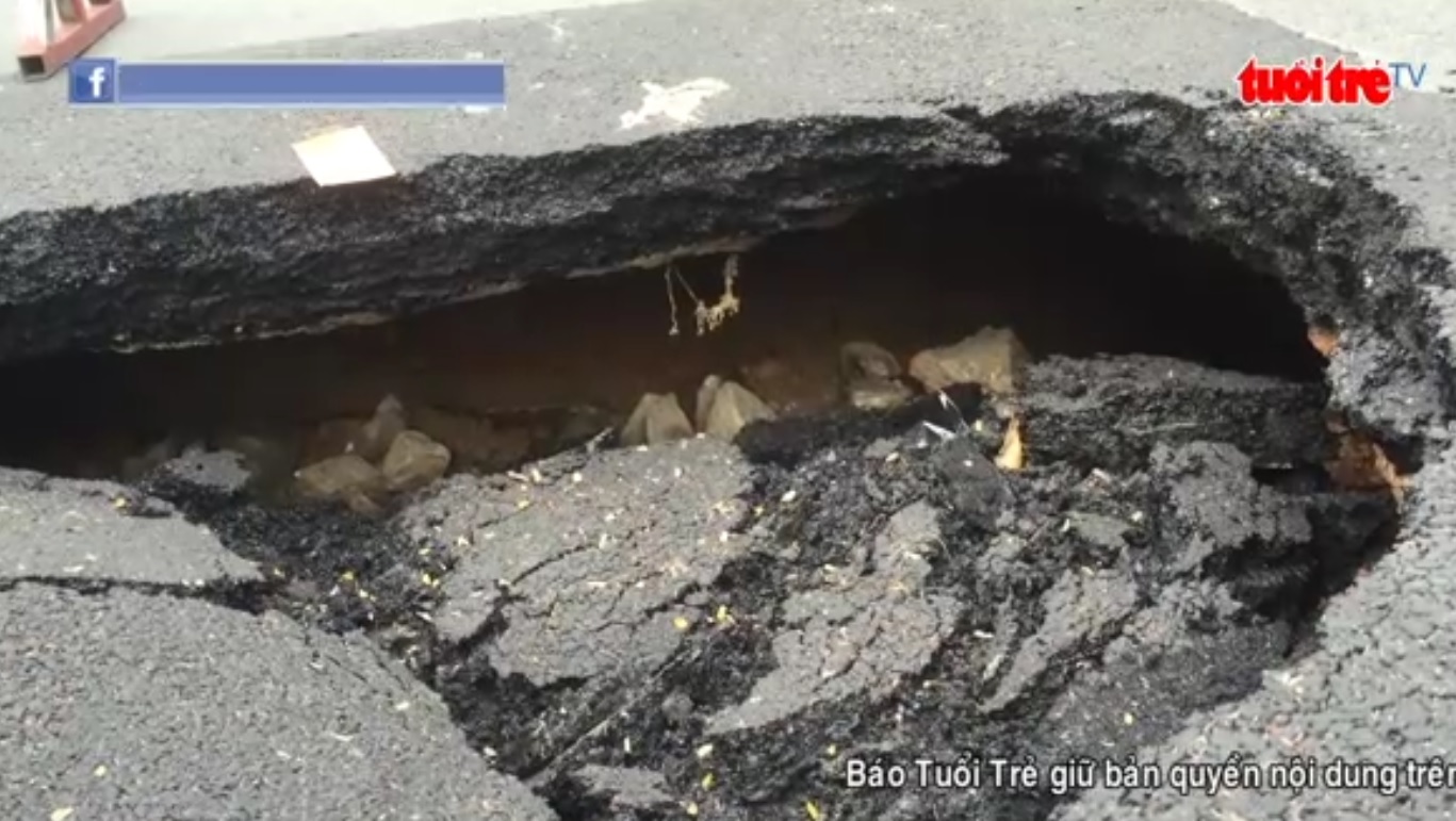 Sinkhole suddenly appears in downtown Ho Chi Minh City