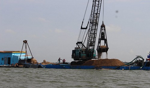 Sand exploitation a grave concern in Vietnam’s Mekong Delta