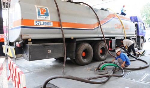 Vietnam’s fuel association calls for tax hikes as zero import duty nears