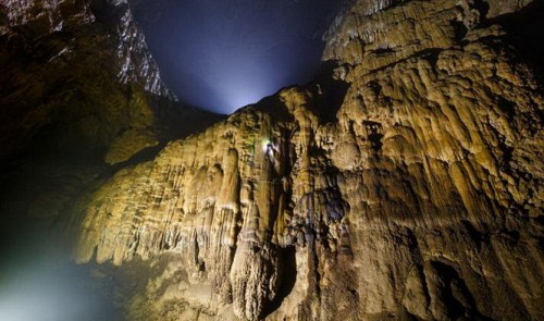 Project to build ladder in Son Doong Cave in Vietnam ignites controversy