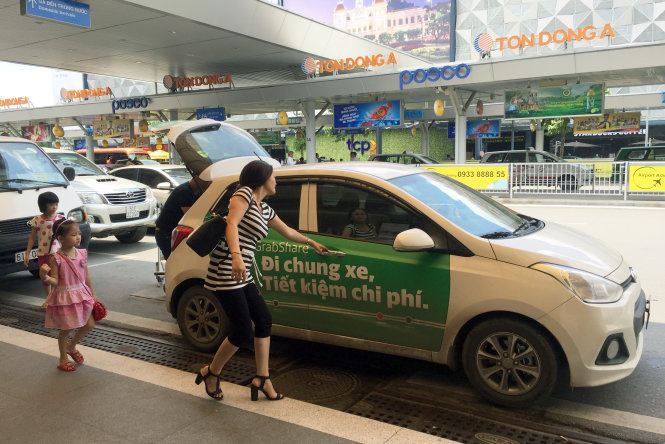 Vietnam stops licensing new cars for app-based taxi services