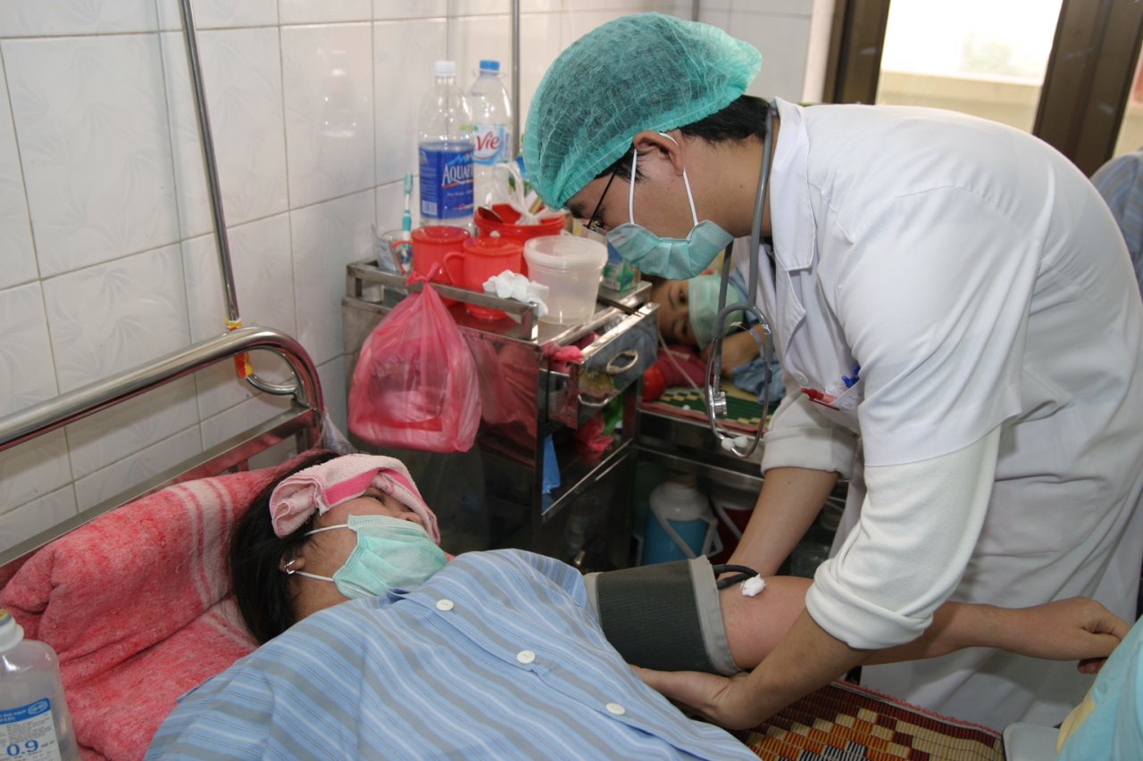 Dengue fever, encephalitis multiply throughout Vietnam