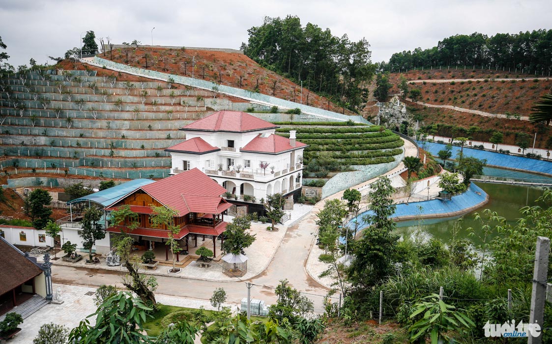Vietnam department head claims personal $887k villa complex funded by bank loans