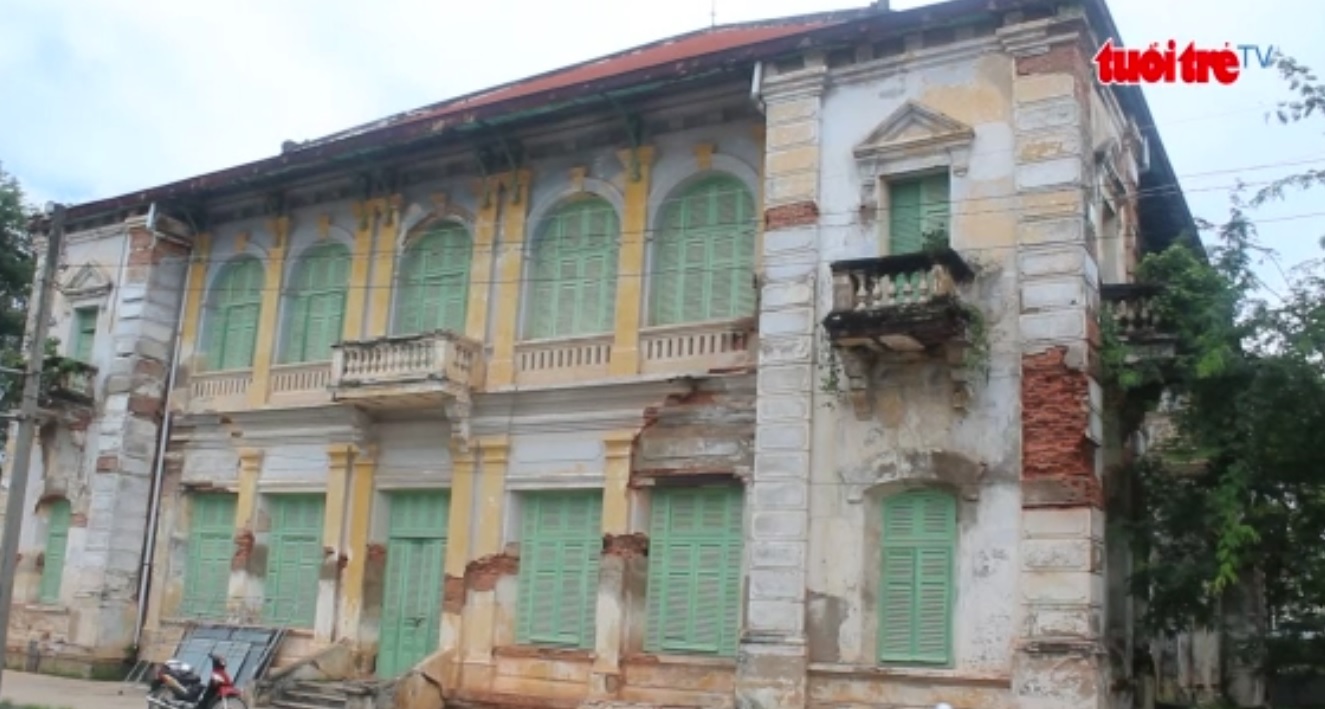 132-year-old French mansion in need of restoration