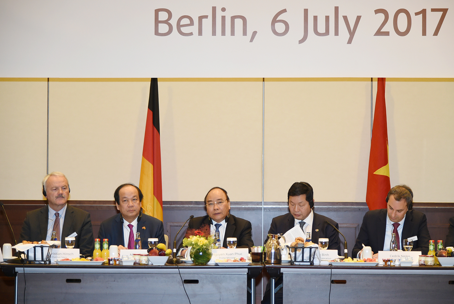 In Berlin, Vietnam PM continues investment call in meeting with German businesses
