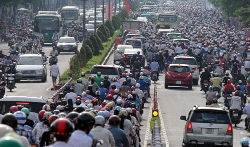 35 solutions proposed to tackle Ho Chi Minh City traffic congestion