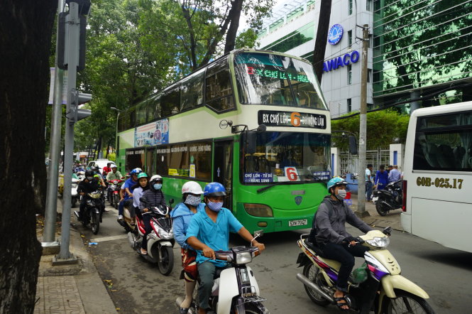 Saigon double-decker buses to cease service by year-end