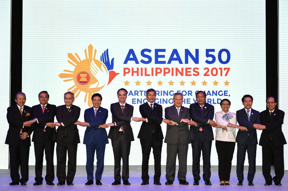​ASEAN foreign ministers pass framework agreement for COC in East Vietnam Sea