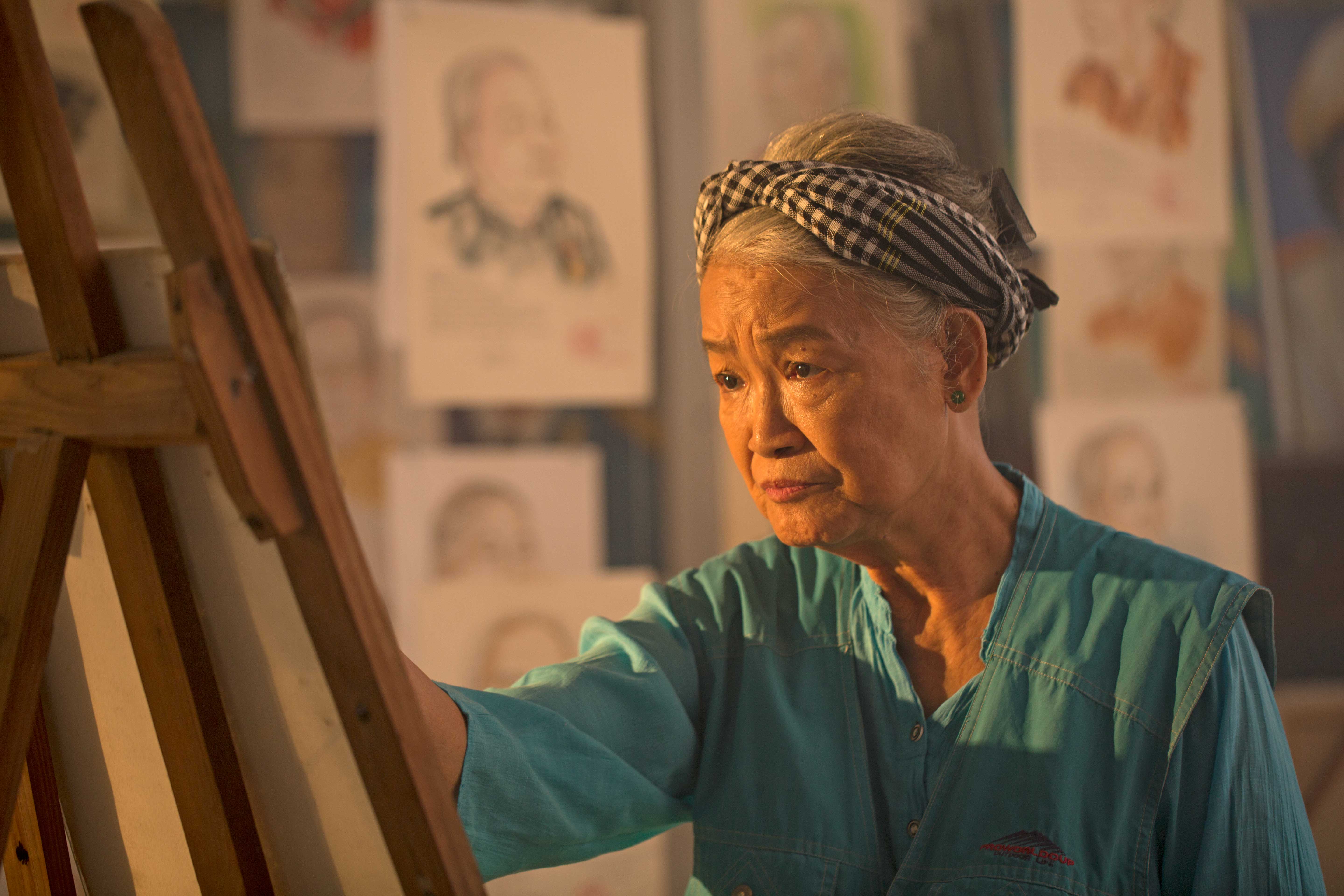 Dang Ai Viet, 70 years old – visiting and drawing portraits of Vietnamese heroic mothers all over the country