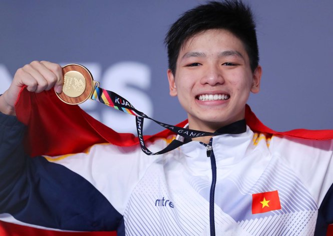 ​15-yr-old swimmer breaks 14-yr SEA Games record to claim Vietnam’s 44th gold