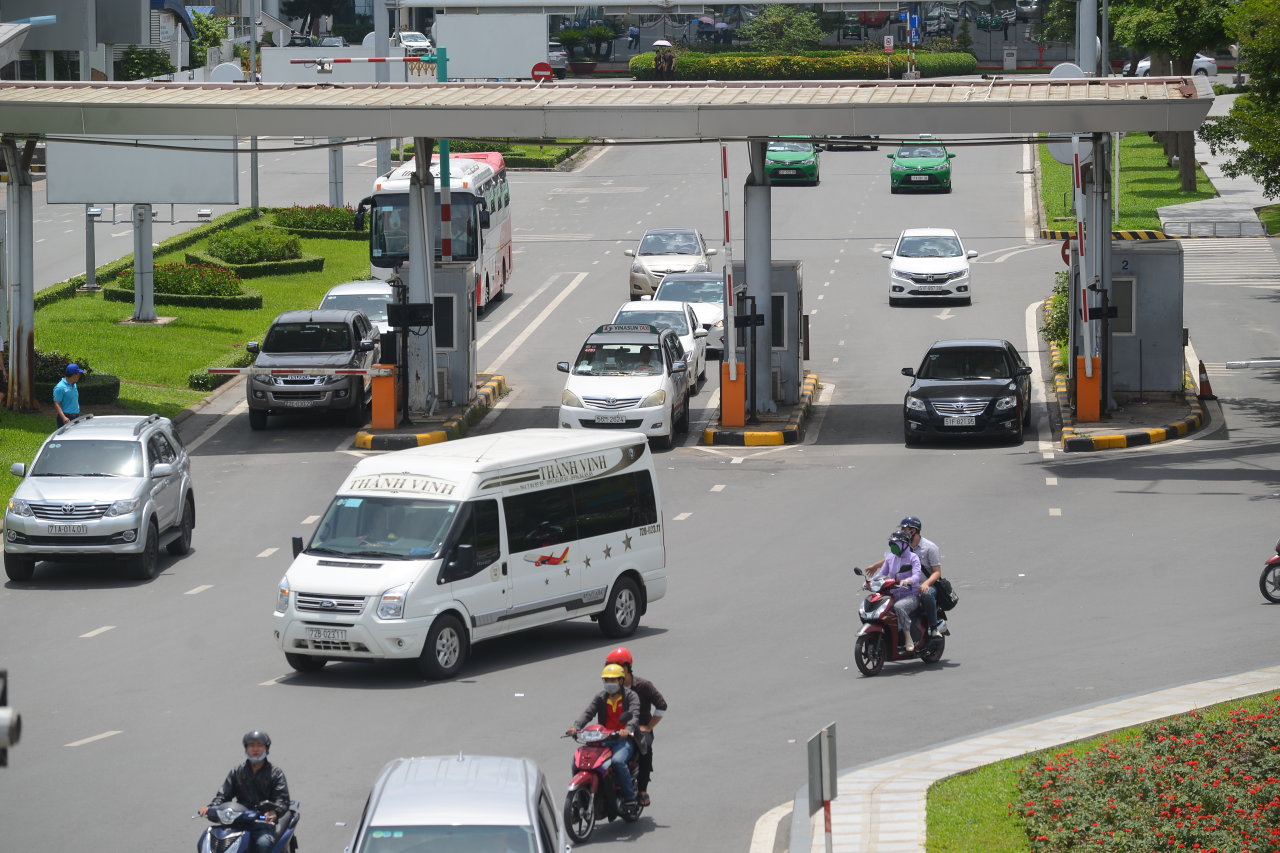 Airport road toll raises eyebrows in Vietnam