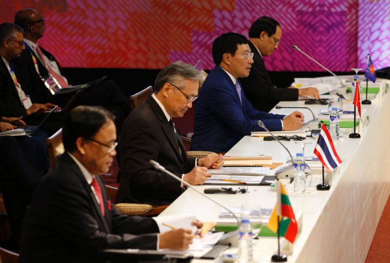 ASEAN, China adopt framework for crafting code on East Vietnam Sea