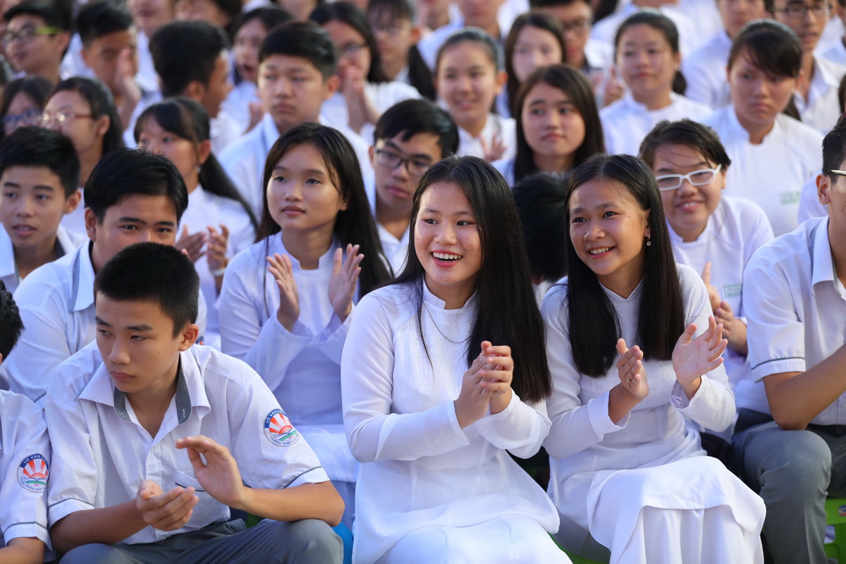Vietnam begins new school year amidst pending education reforms