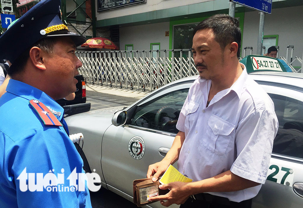 Unlicensed taxi driver slapped with administrative fine in Ho Chi Minh City