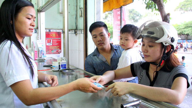 ​In Vietnam, over-the-counter medicine poses serious health risks