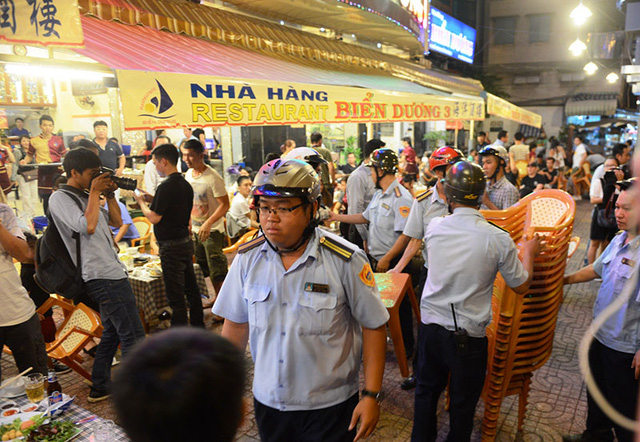 ​Doan Ngoc Hai urges demotion of ward leader for inactivity during ‘sidewalk clearing’ drive