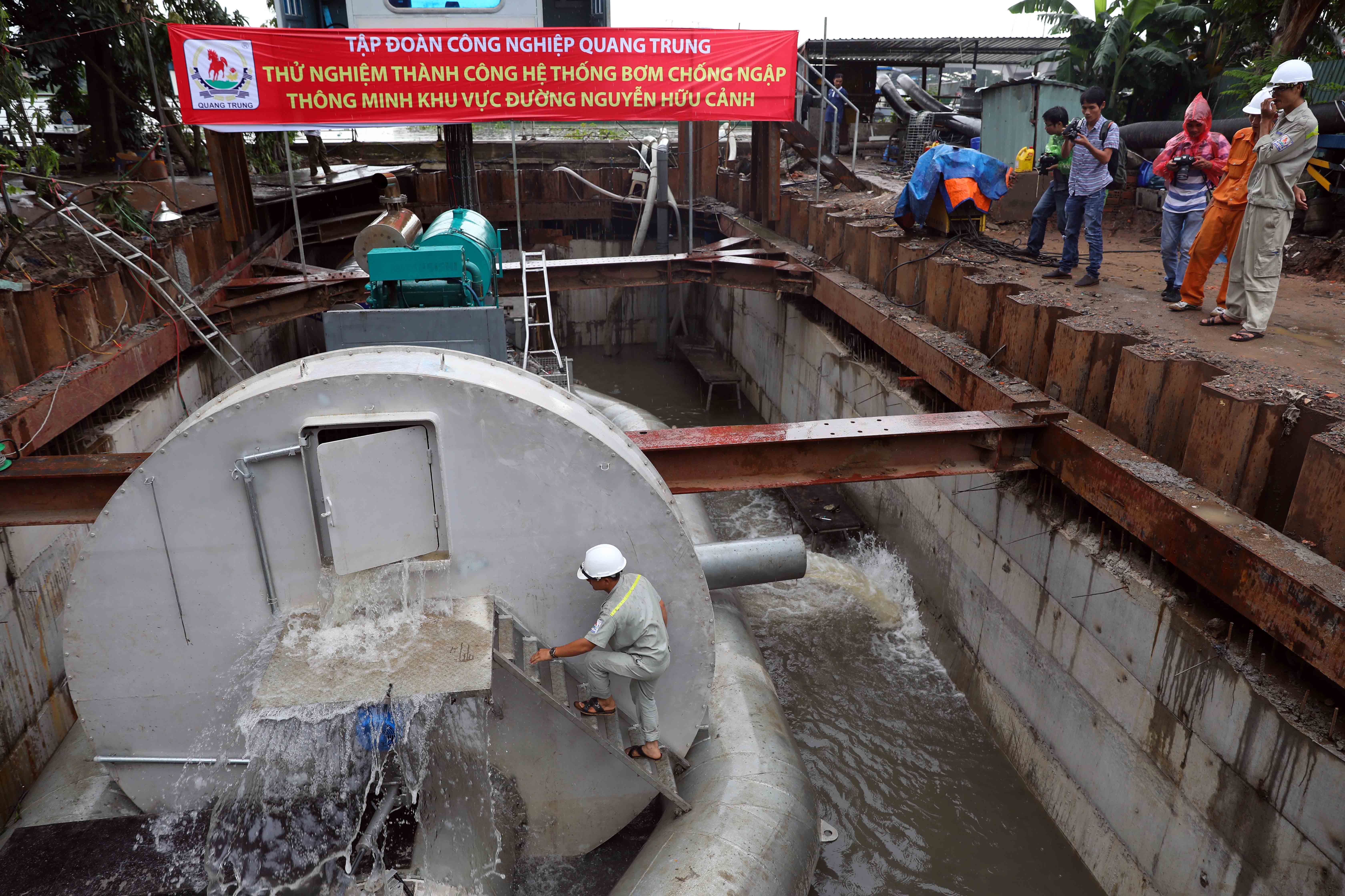 ​Anti-flood system clears inundated Saigon street in just 15 minutes