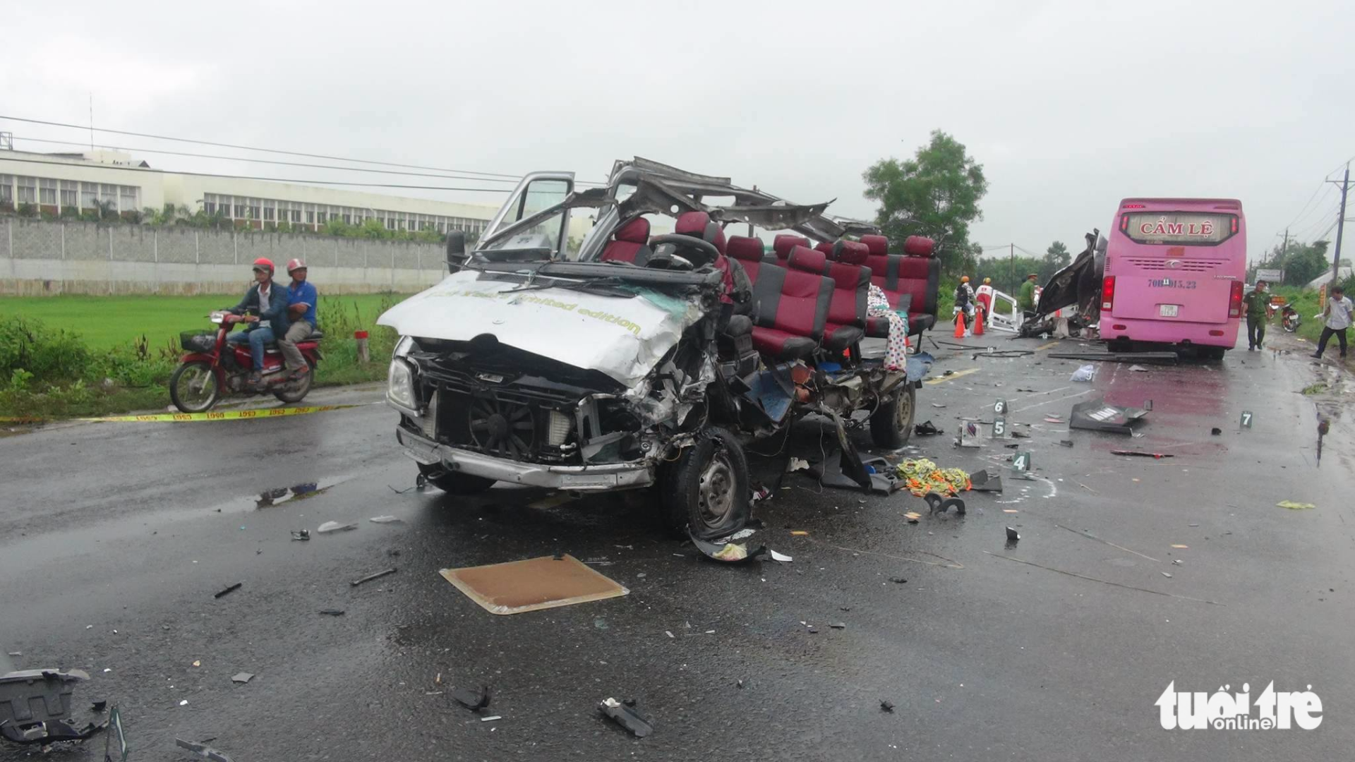 ​​At least six killed in head-on crash in southern Vietnam