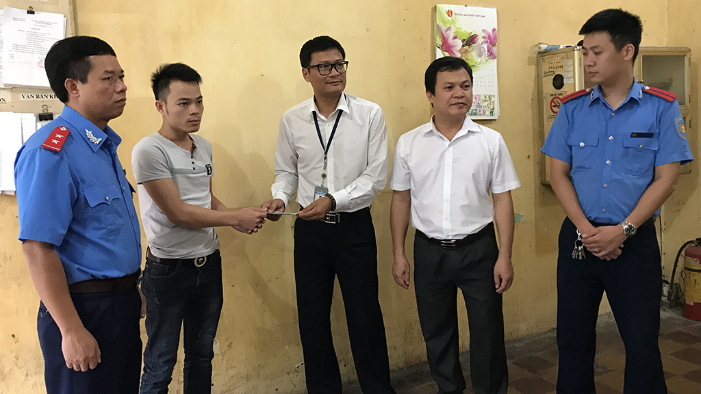 Fake cabbie fined $500 for overcharging French passenger in Hanoi