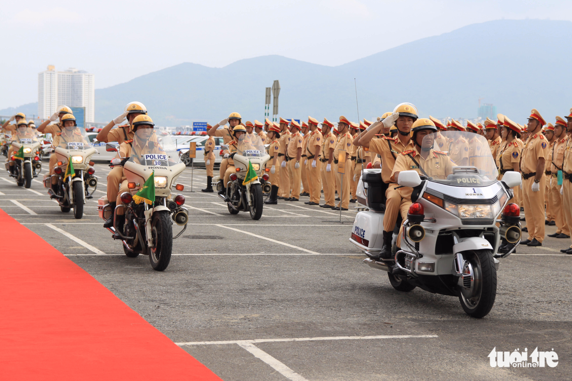 ​Nearly 800 traffic cops ready for APEC week in Da Nang