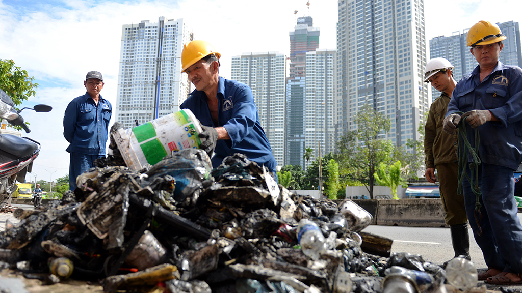 ​Garbage-filled sewers to blame for ineffective operation of Saigon anti-flood pump: operator