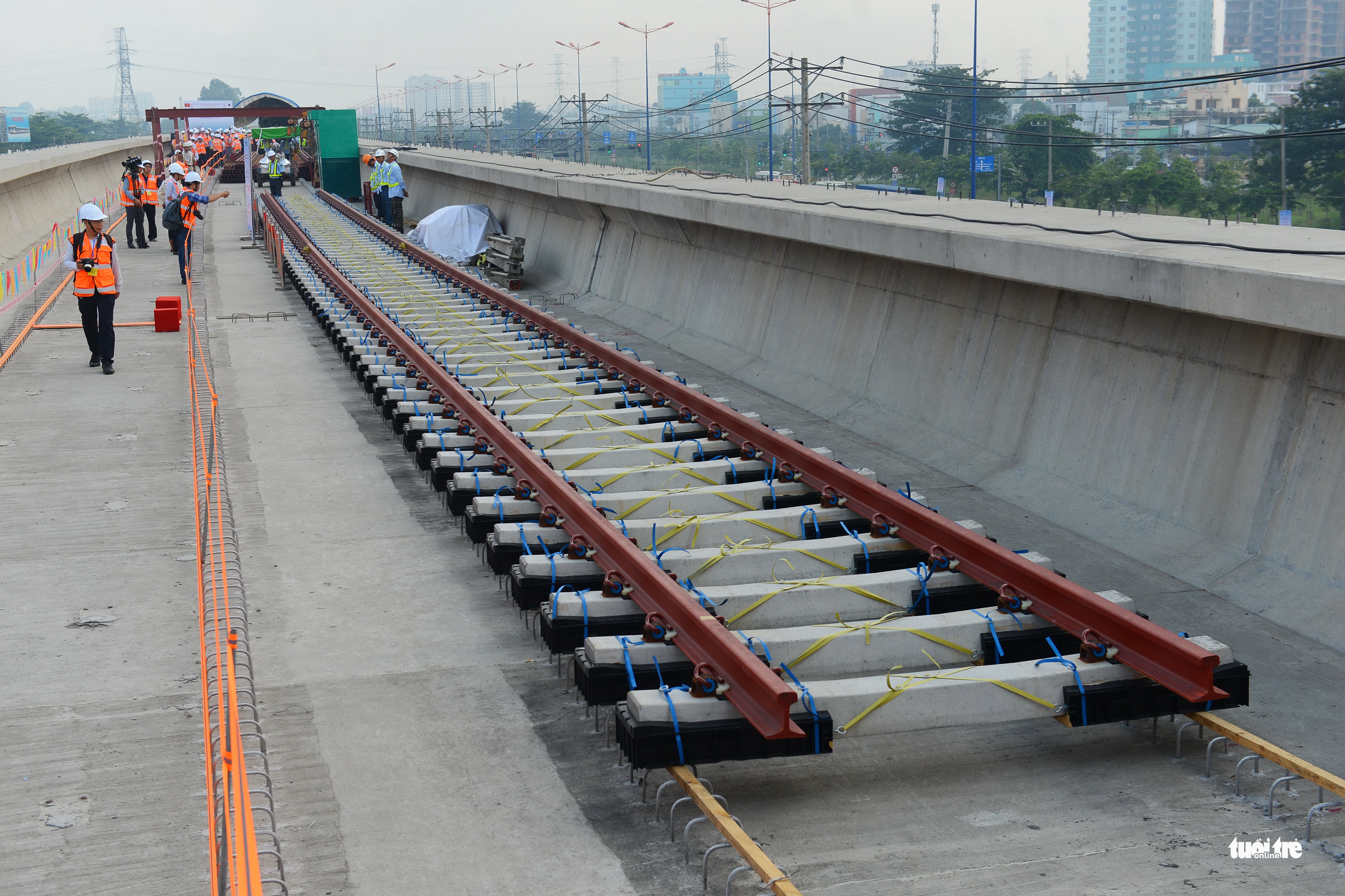 ​Tracks installed on Ho Chi Minh City’s first metro line