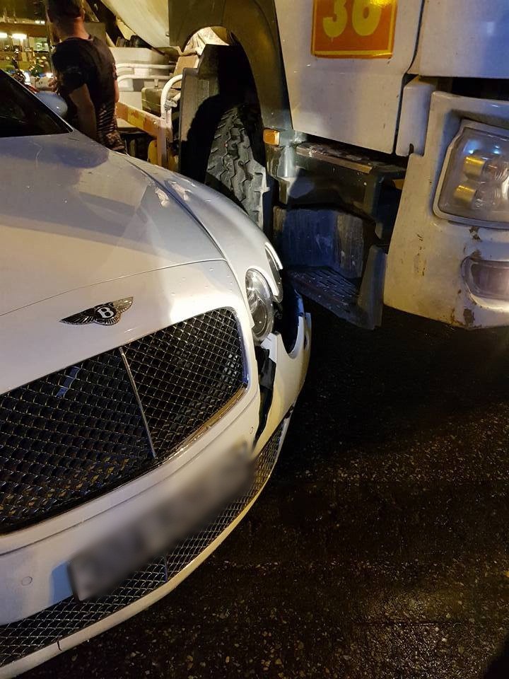 Hanoi businessman spares poor truck driver of $13k compensation after Bentley crash