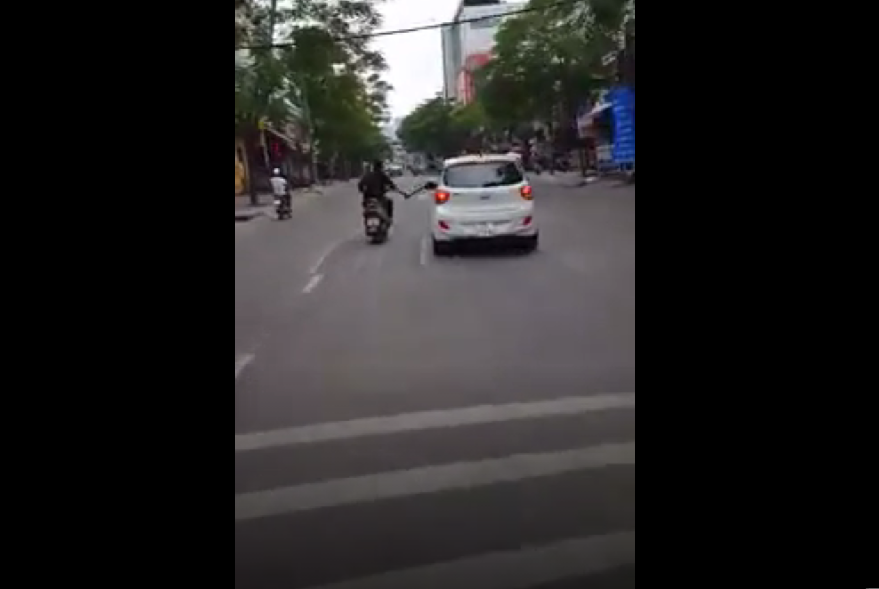 ​Man nabbed for slashing off car mirrors in Ho Chi Minh City