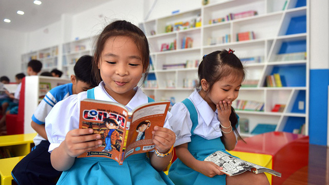 There are a variety of books for students to choose from. Photo: Tuoi Tre