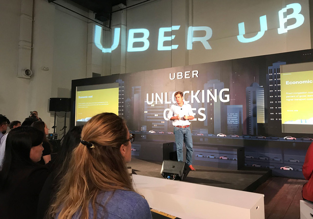 Uber pledges cooperation with Vietnamese taxi firms