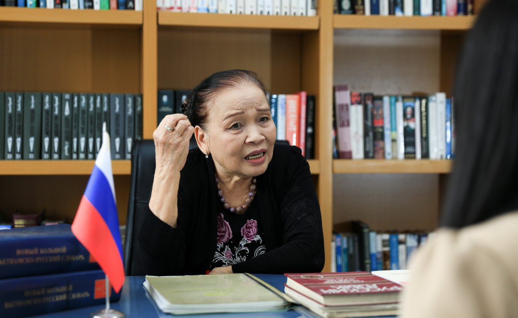 ​Female scholar becomes first Vietnamese scientist to receive Medal of Pushkin