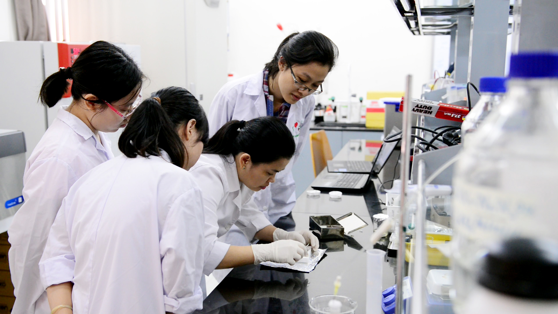 ​Meet the Vietnamese female recipient of the ASEAN – U.S. science prize