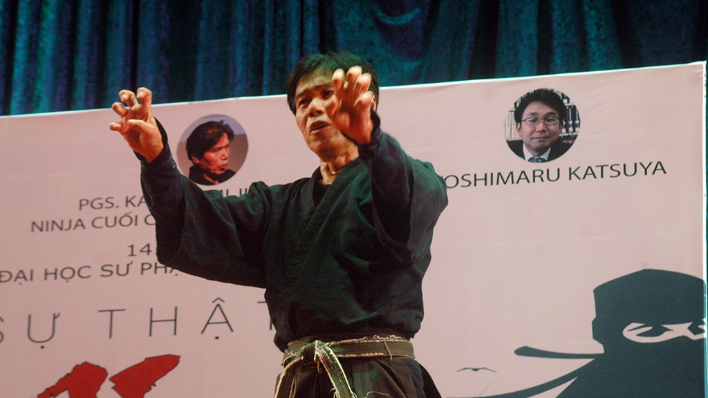 ​World’s last ninja showcases skills in Ho Chi Minh City
