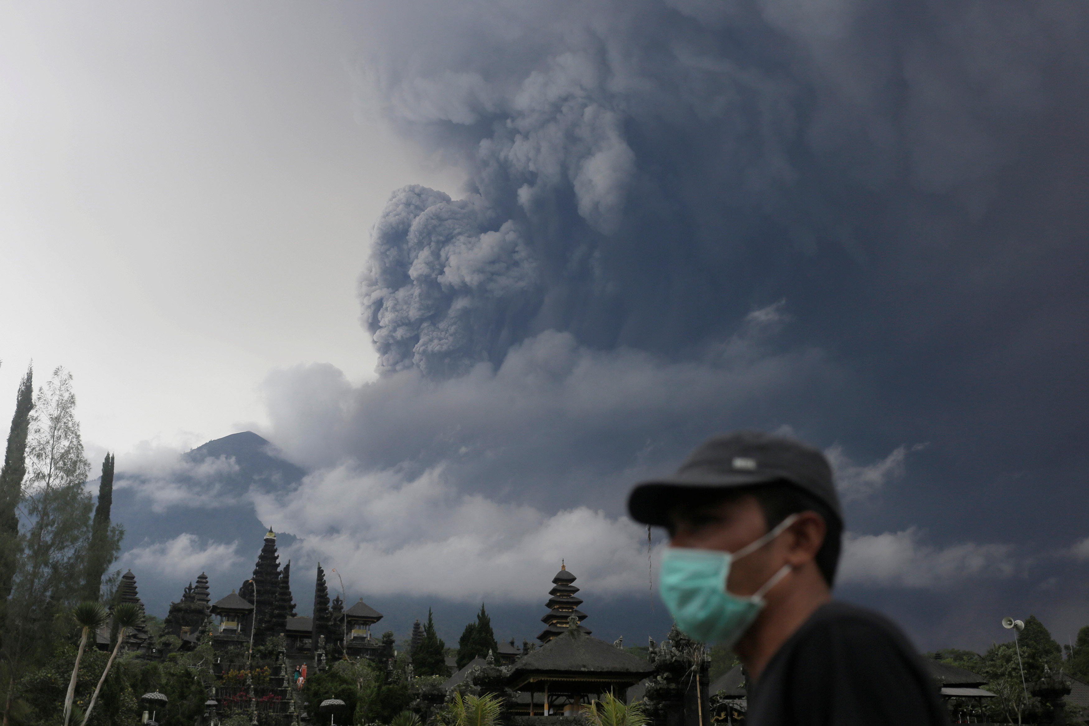 Bali's erupting volcano raises air travel warnings