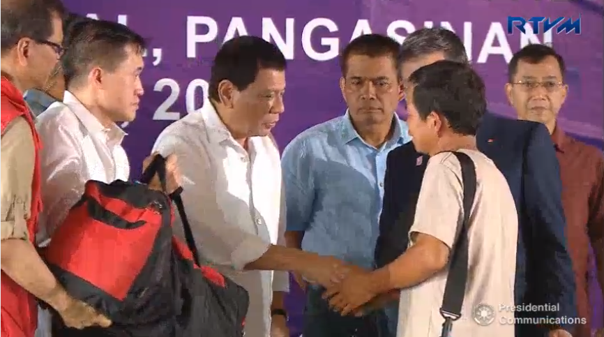 ​Philippines’ Duterte oversees repatriation of Vietnamese fishermen