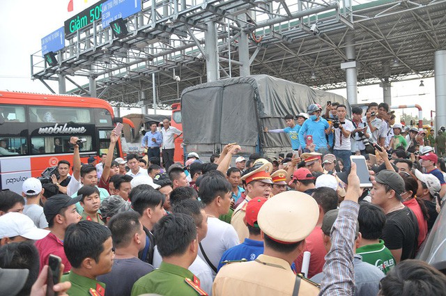 Southern Vietnam tollgate shuts down over repeated opposition from drivers