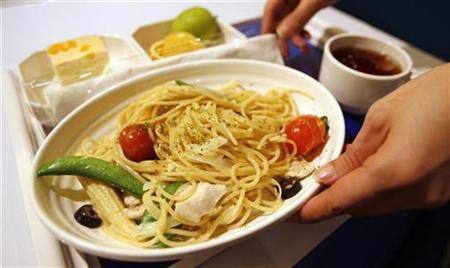 Businesses fear added costs as Vietnam eyes new franchise price for airline meals